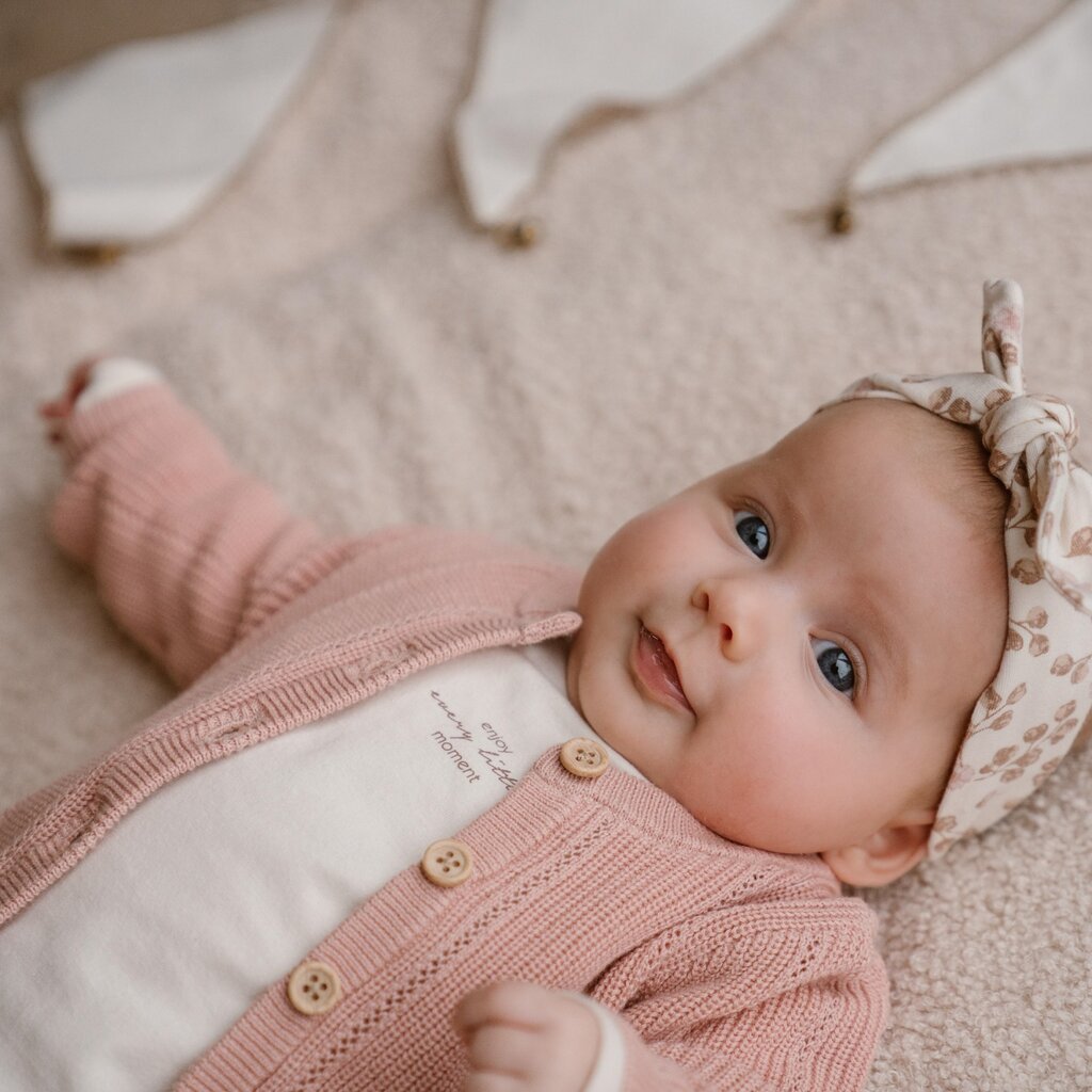 Gebreid baby vestje (dusty pink)