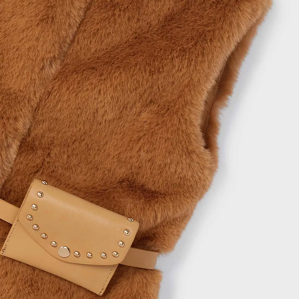 Gilet fur met riempje (caramel)