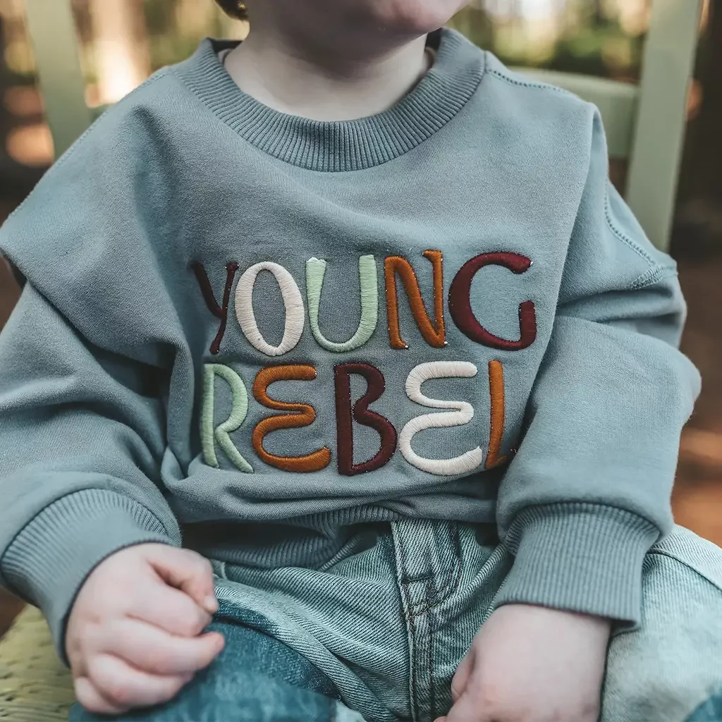 Trui wide fit | Young rebel (stormy)