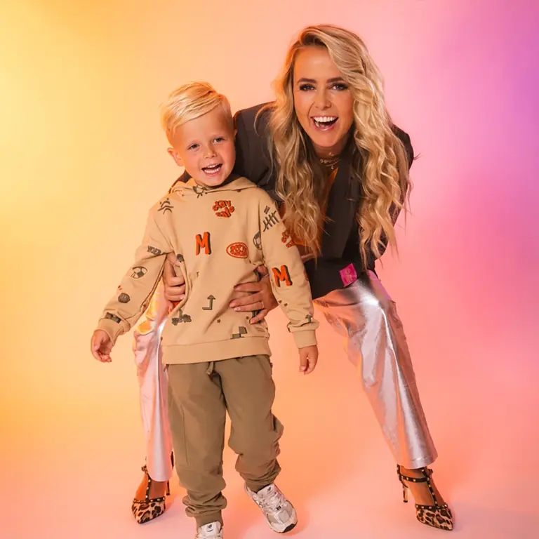 Trui hoodie  Zeb (sand sketch)