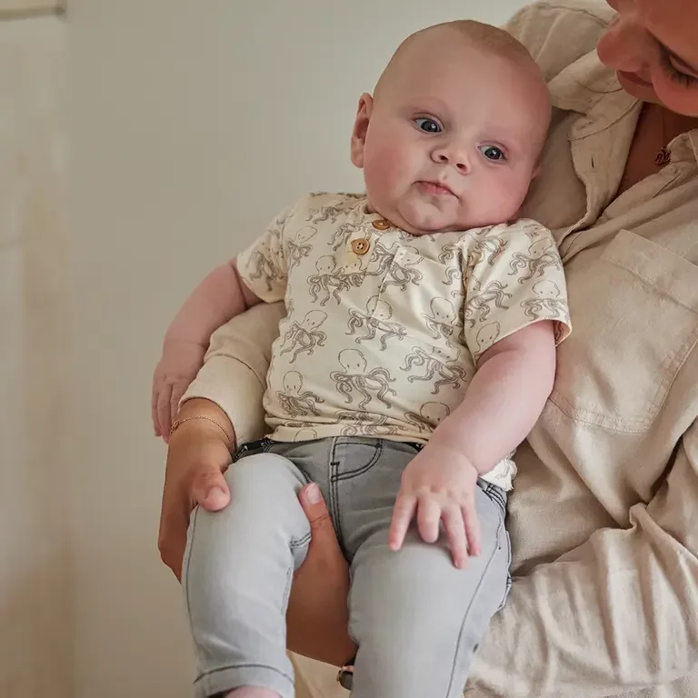 T-shirtje (off white)