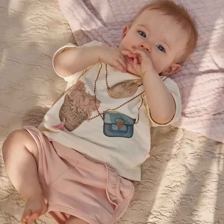 T-shirtje loose fit (off white)