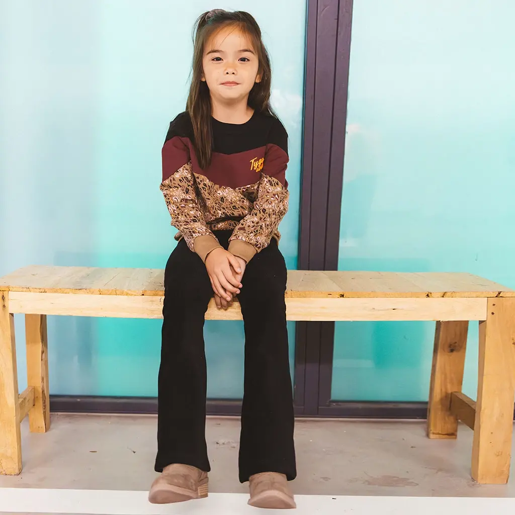 Broek Pia flared (black)