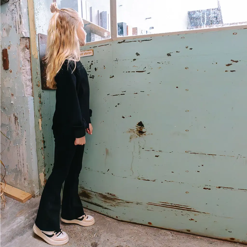 Broek Pia flared (black)