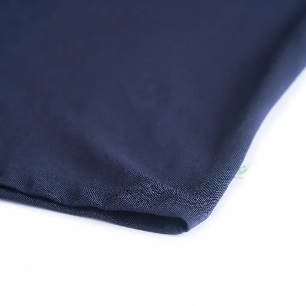 T-shirt Awaits (navy)