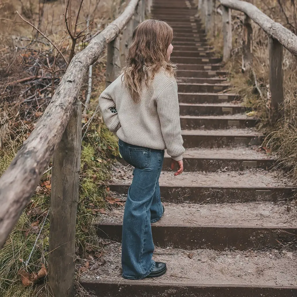 Gebreide trui flowers (oyster gray)