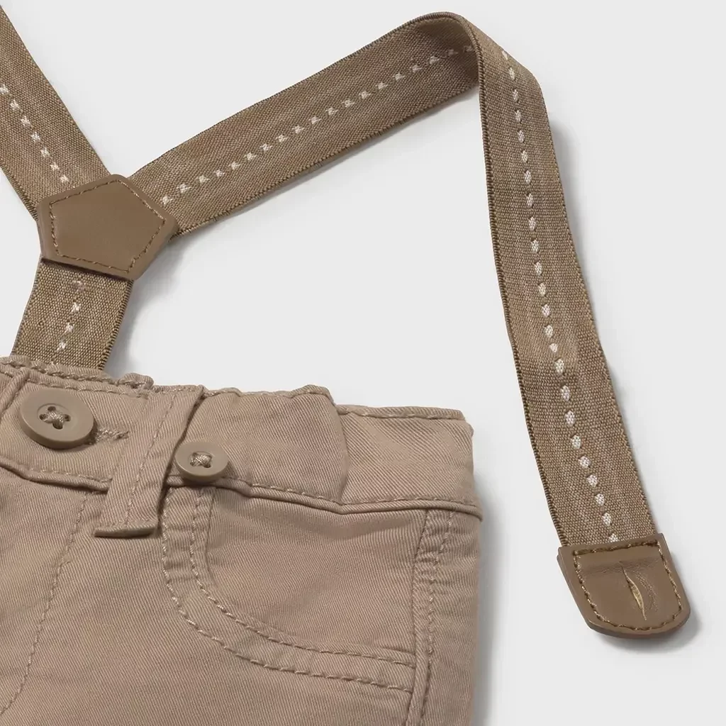 Broekje met bretels (soil)