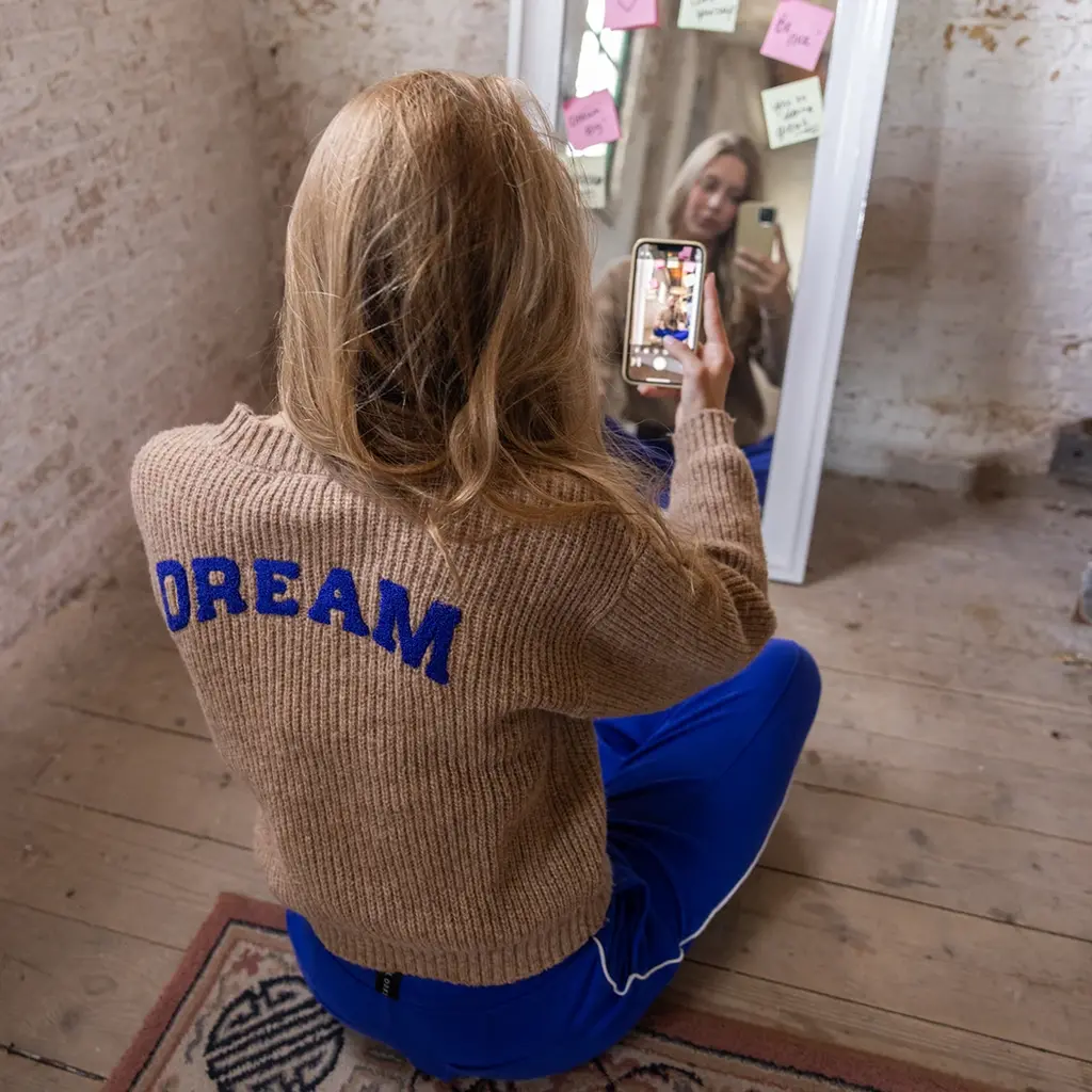 Gebreide trui (clay)