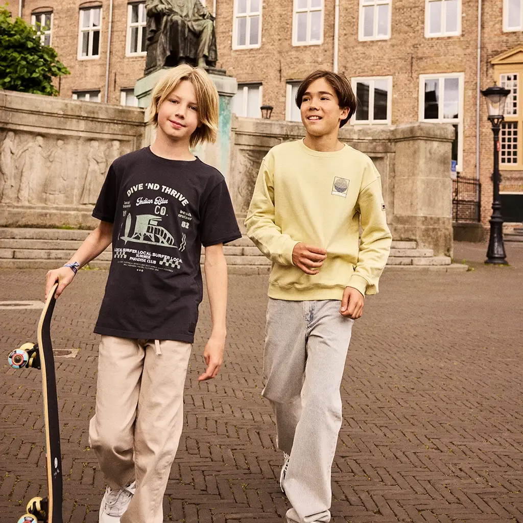 Trui backprint loose fit (dusty yellow)