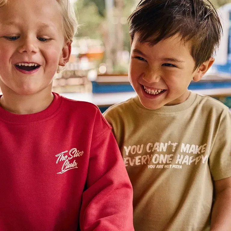 T-shirt (pale olive green)