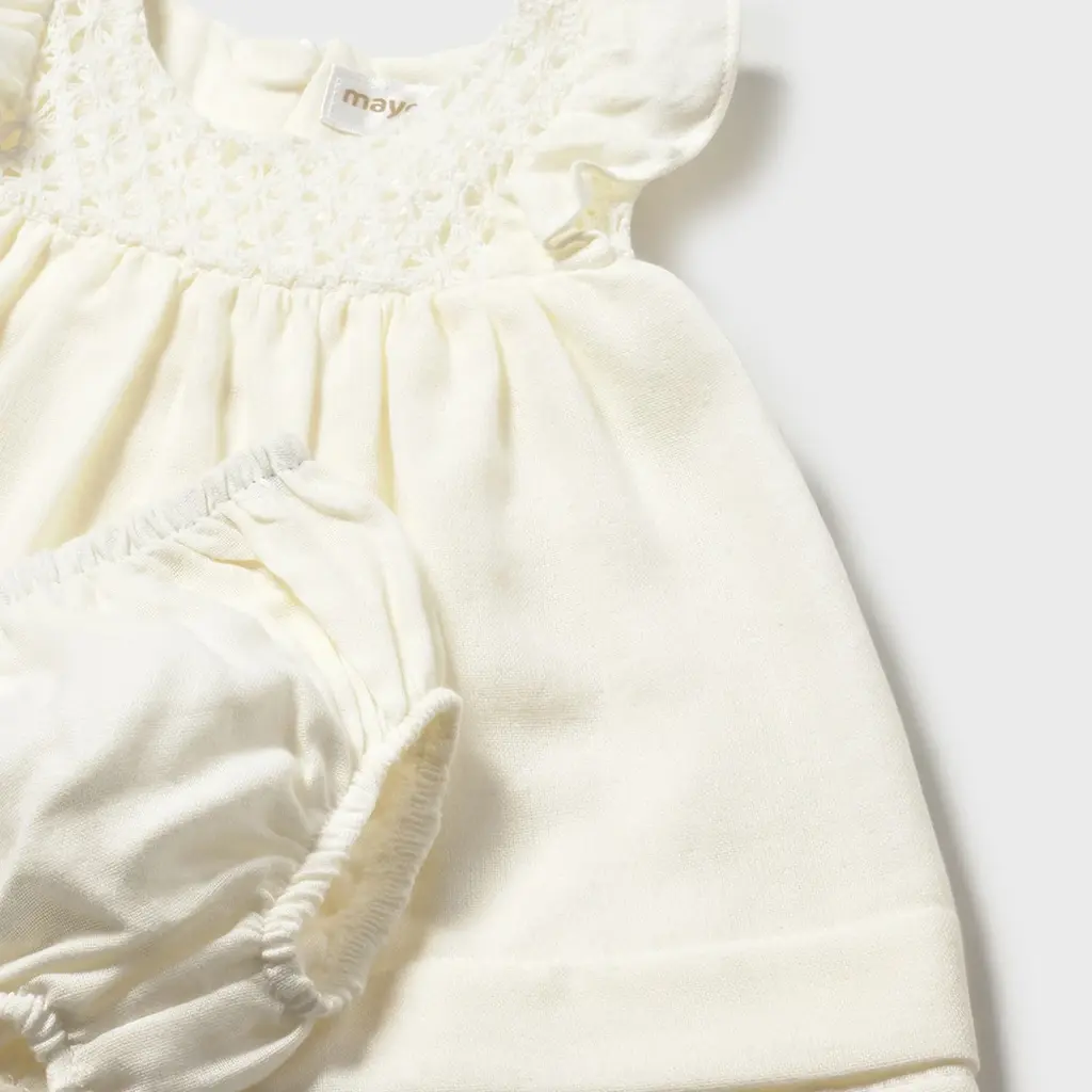 Jurkje met bloomer (pottery)