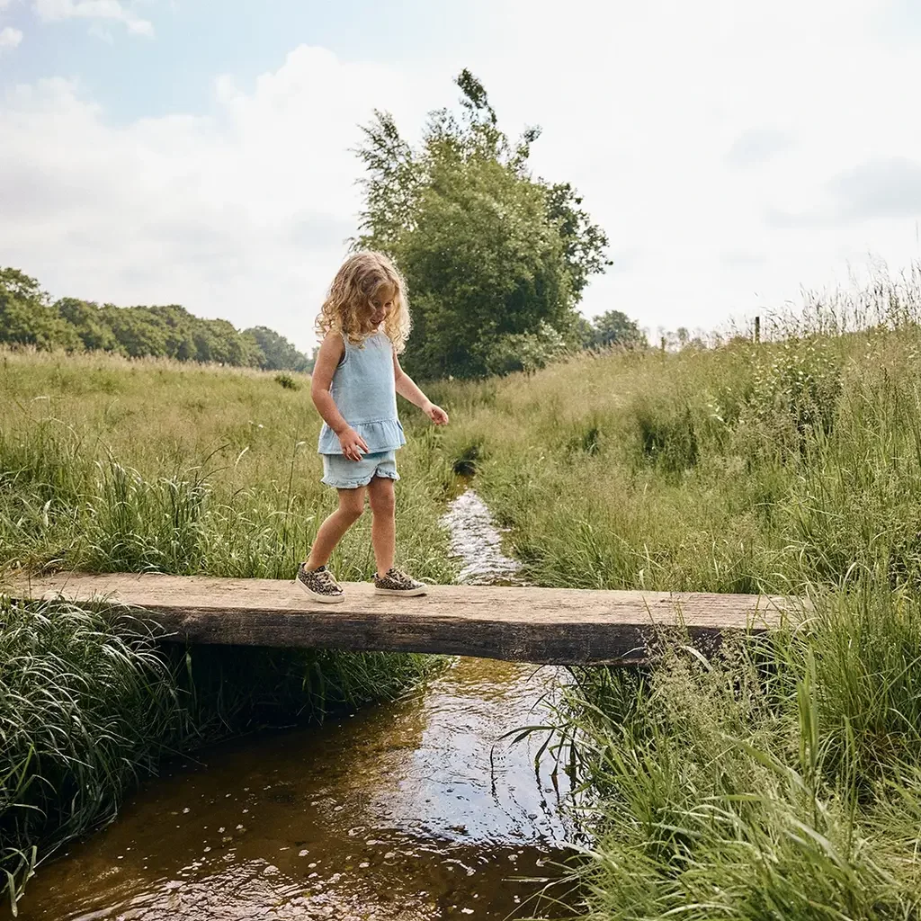 Kort spijkerbroekje (light denim blue)