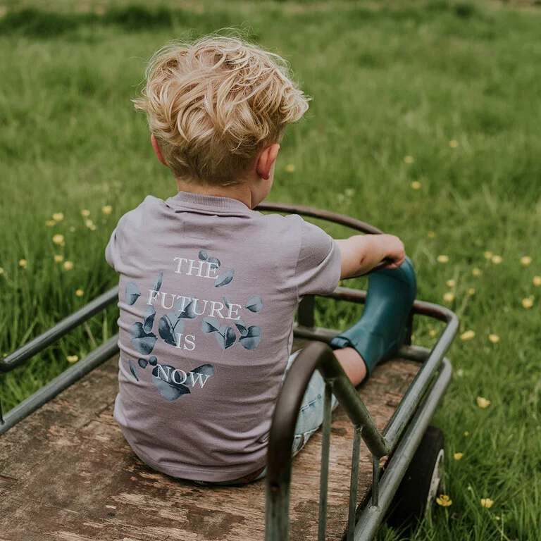 T-shirt backprint (purple)