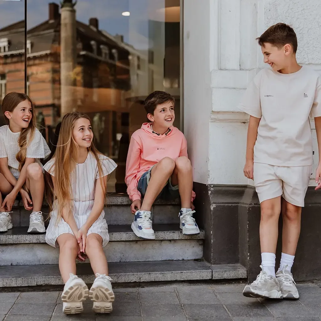 Trui hoodie backprint (neon coral)