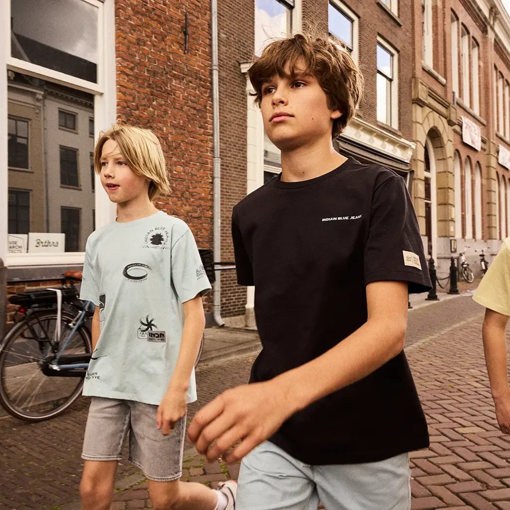 T-shirt backprint loose fit (deep antra)