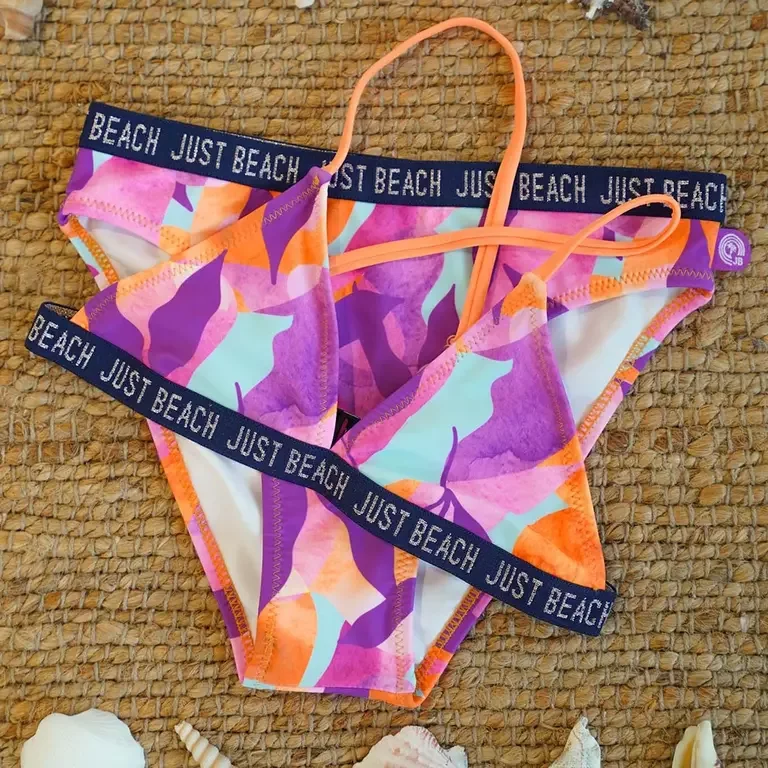 Bikini Bali traingle (abstract)