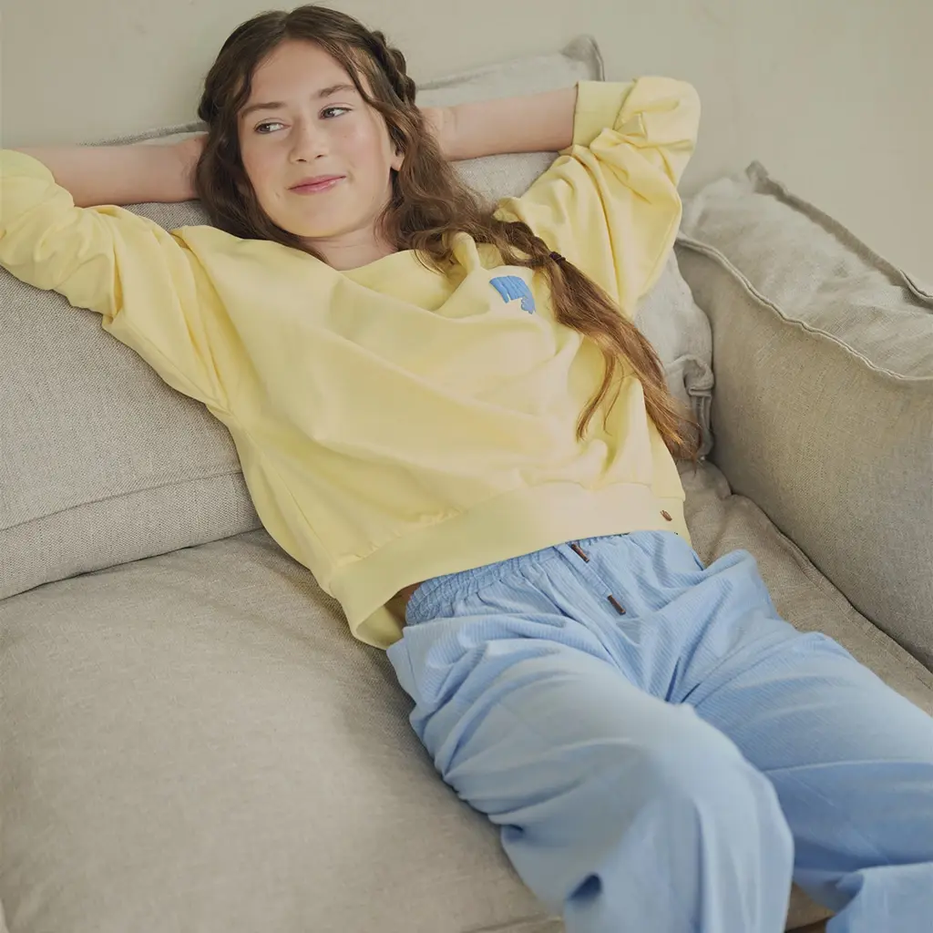 Trui Kim backprint (lemoncurd yellow)