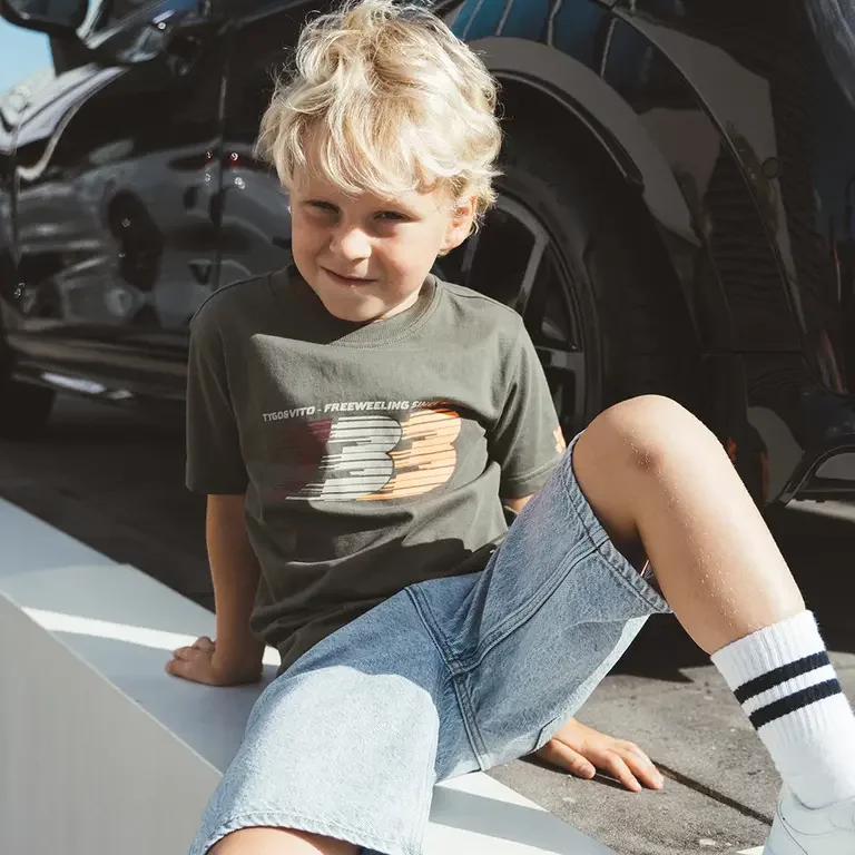 T-shirt Trace loose fit (olive)