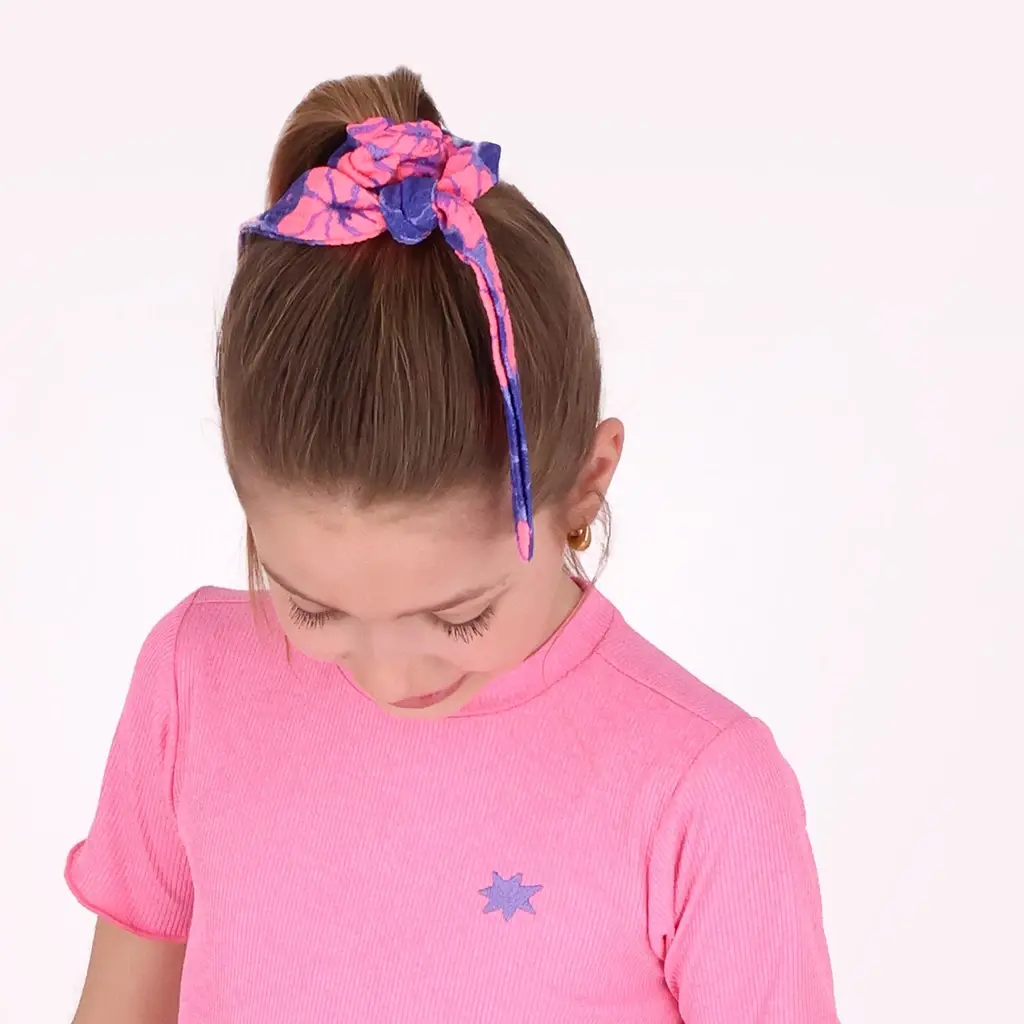 Scrunchie Ally (cheery flower)