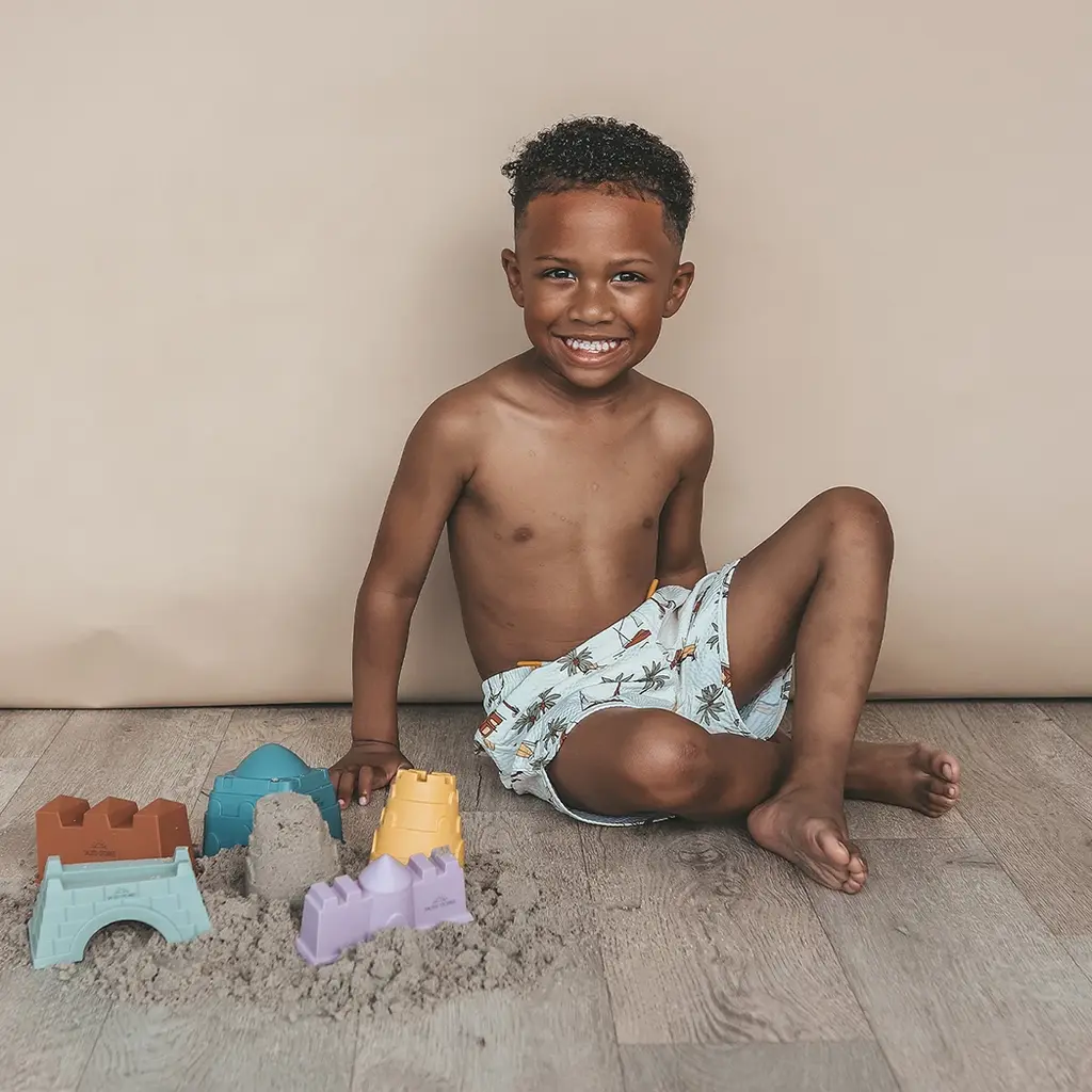 Zwembroek Sailing (white swan)