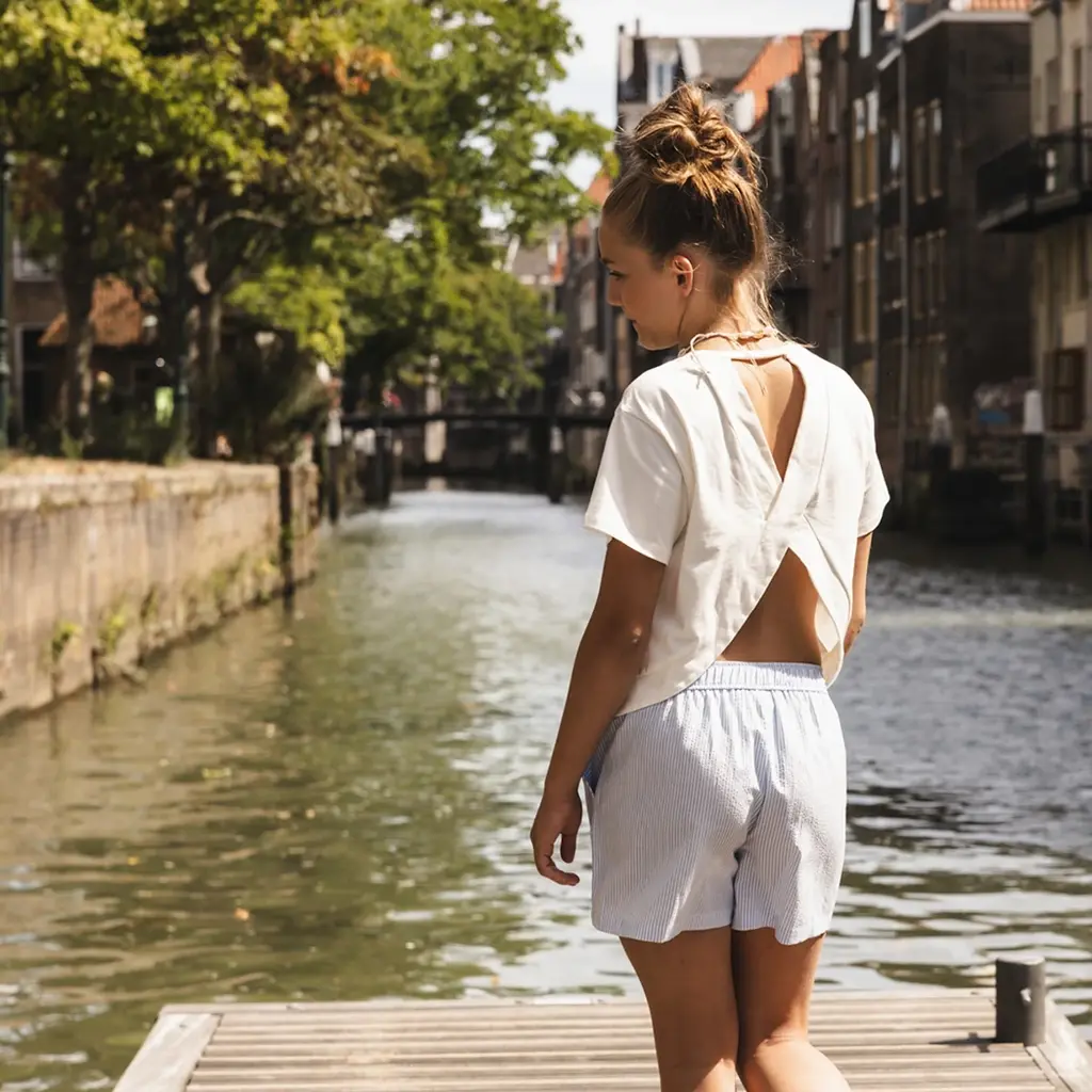 T-shirt (warm white)