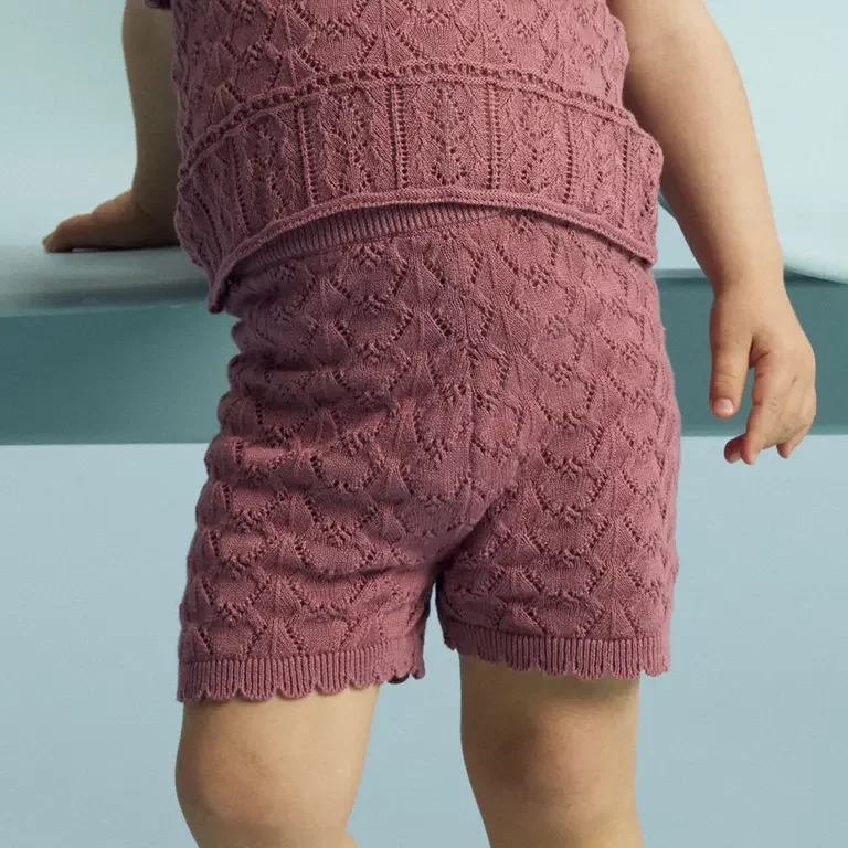 Gebreid kort broekje (mesa rose)
