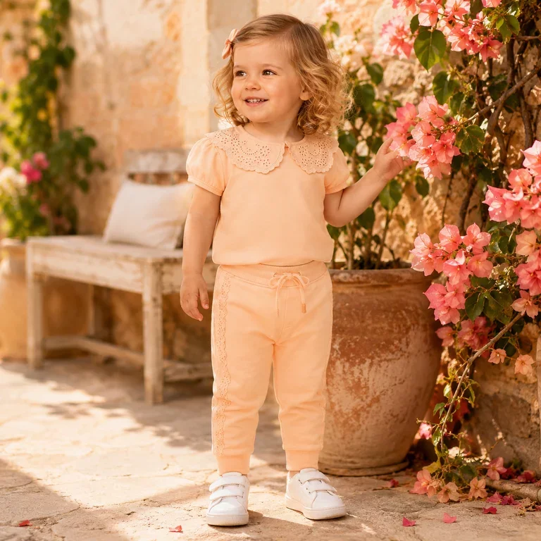 T-shirt (peach)