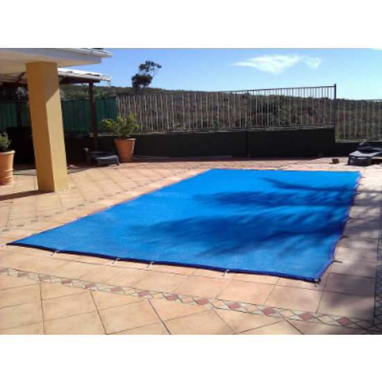 Zwembad afdeknet kleur blauw, voor een zwembad van 5x10 meter.