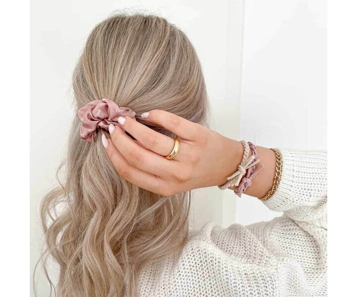 Scrunchie Hair Gummy Silk With Logo - Pink