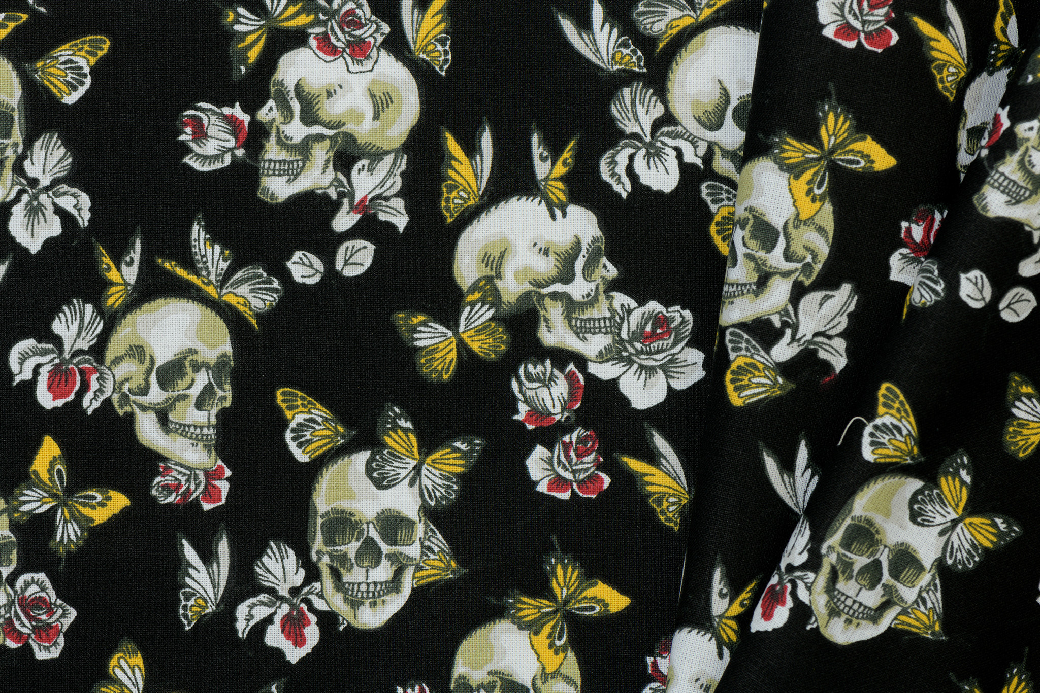 Katoen Skull Butterfly and Roses Black