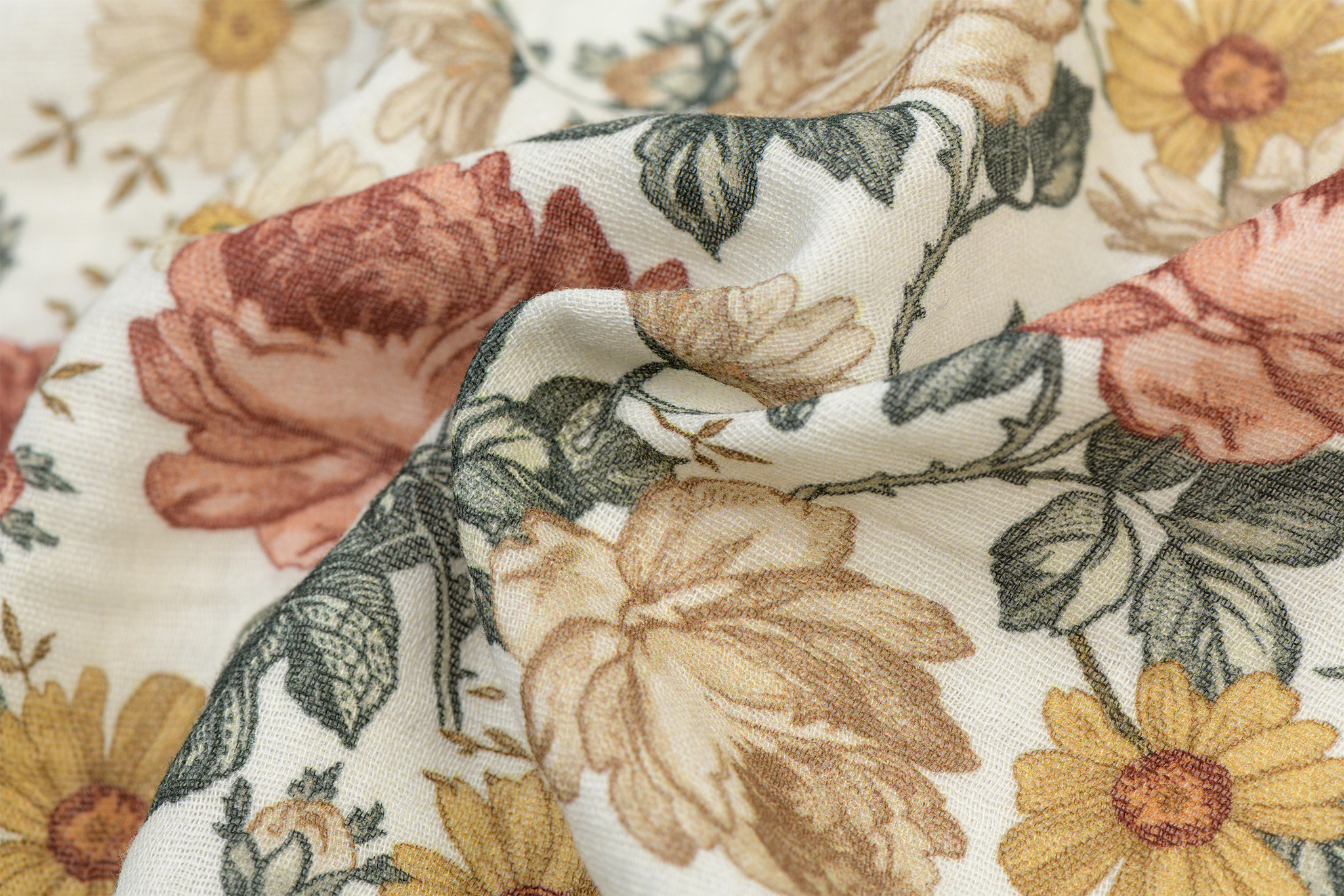 Double gauze digital flowers off white