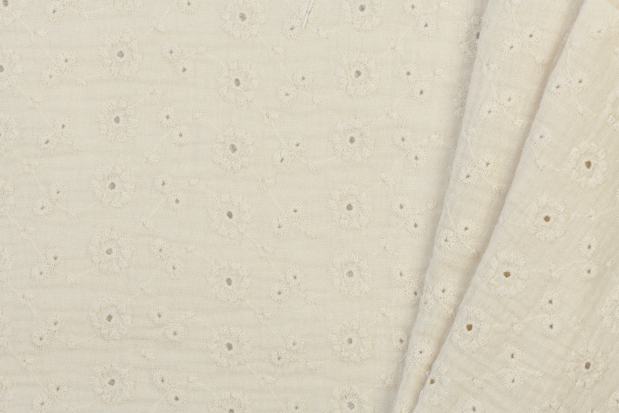 Hydrofiel Stof Embroidery Suzy Ecru – Zacht, Ademend & Oeko-Tex