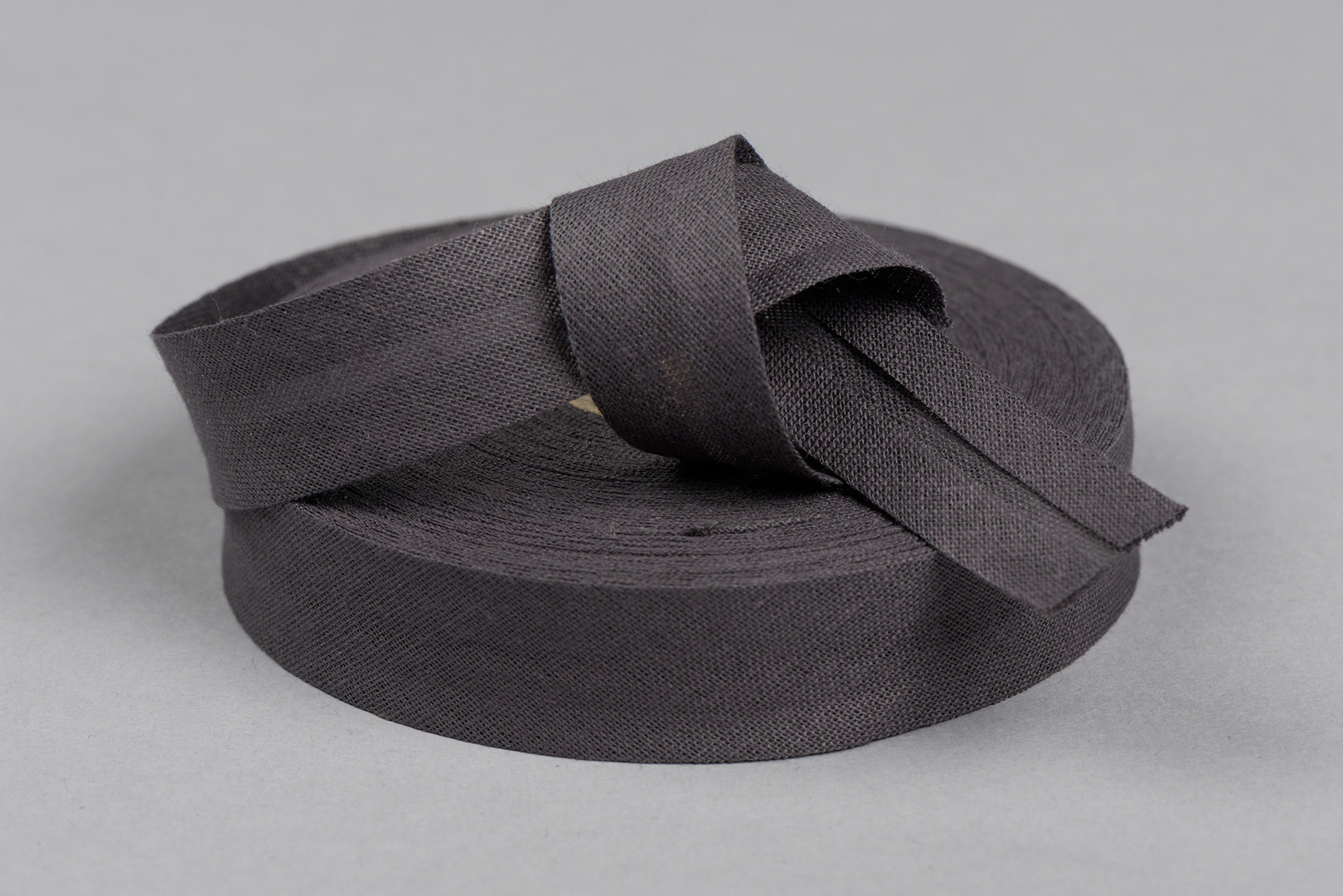 Katoenen Biaisband 20 mm Donker Grijs – Makkelijk & Veelzijdig