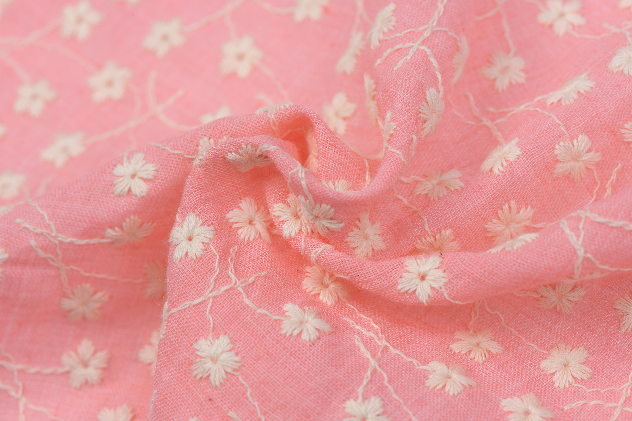 Embroidery katoen voile bloemen coral roze