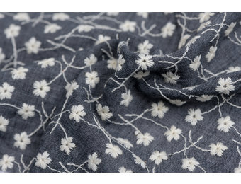 Embroidery katoen voile bloemen zwart