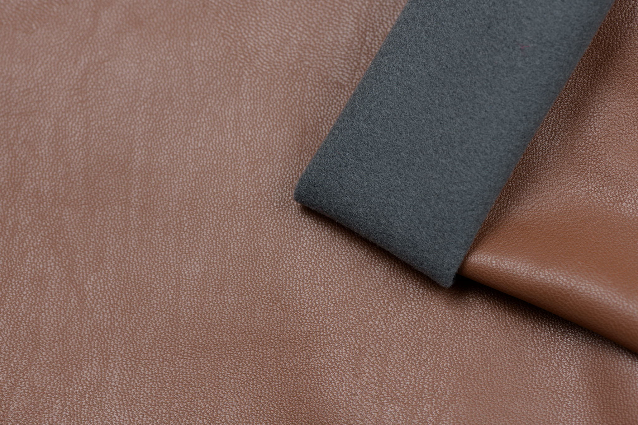 Imitatieleer Soft Stretch Bruin – Zacht, Rekbaar & Modern