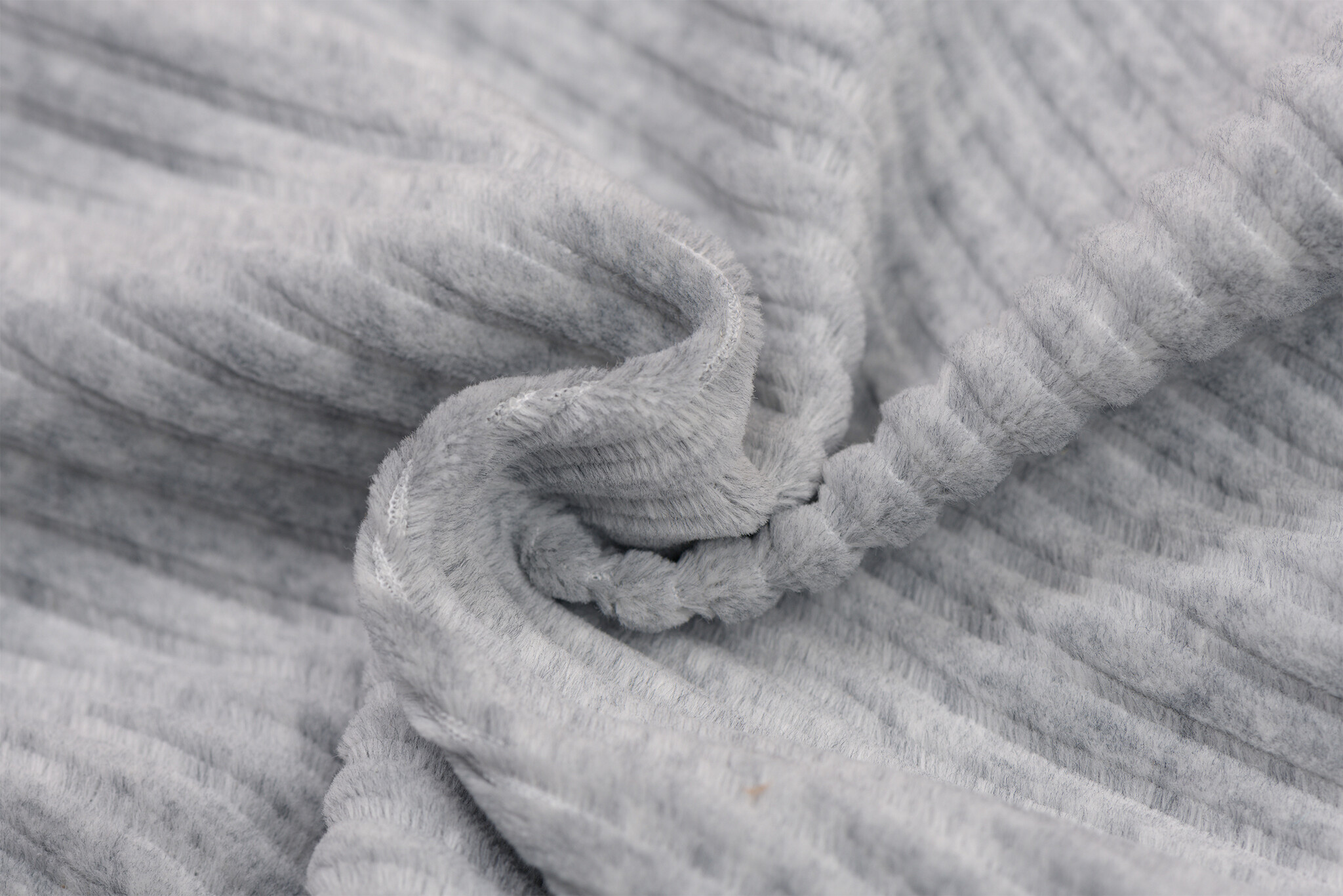 Brede Ribfluweel Jersey Stof Grijs Melange – Zacht & Stijlvol