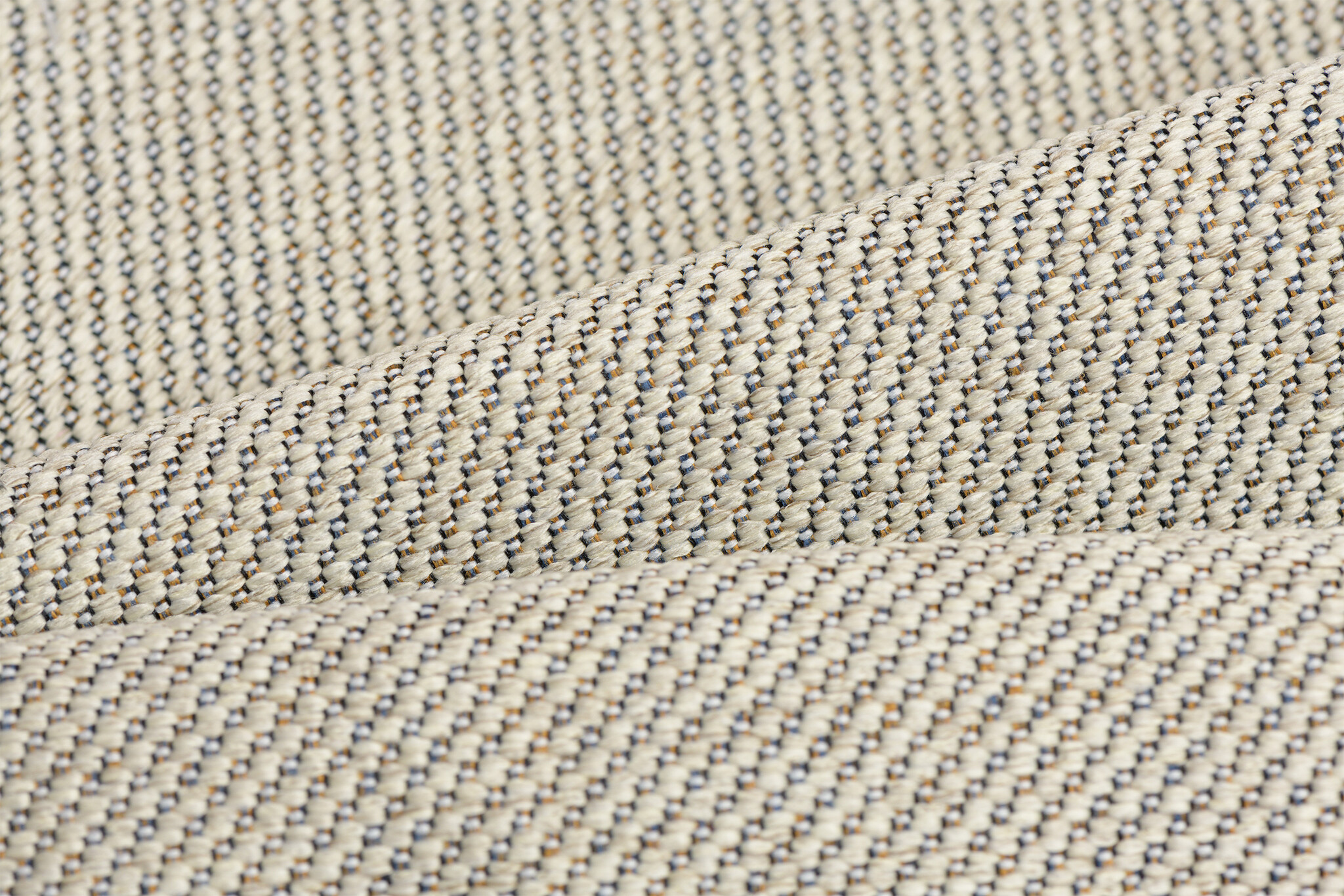 Celsius Cannoli Admiral Ivory