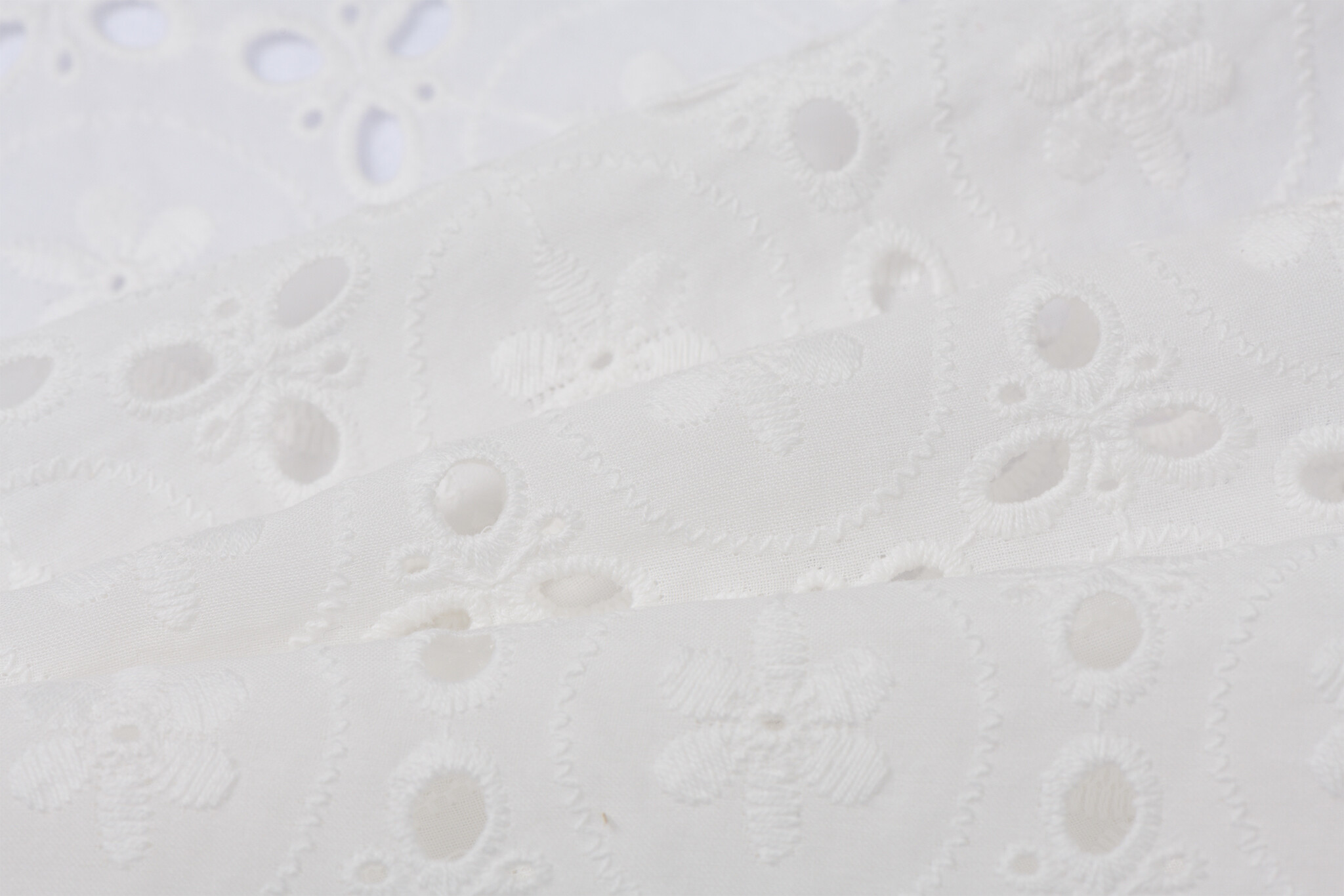 Katoen Voile Stof Geborduurd met Bloemen Ecru