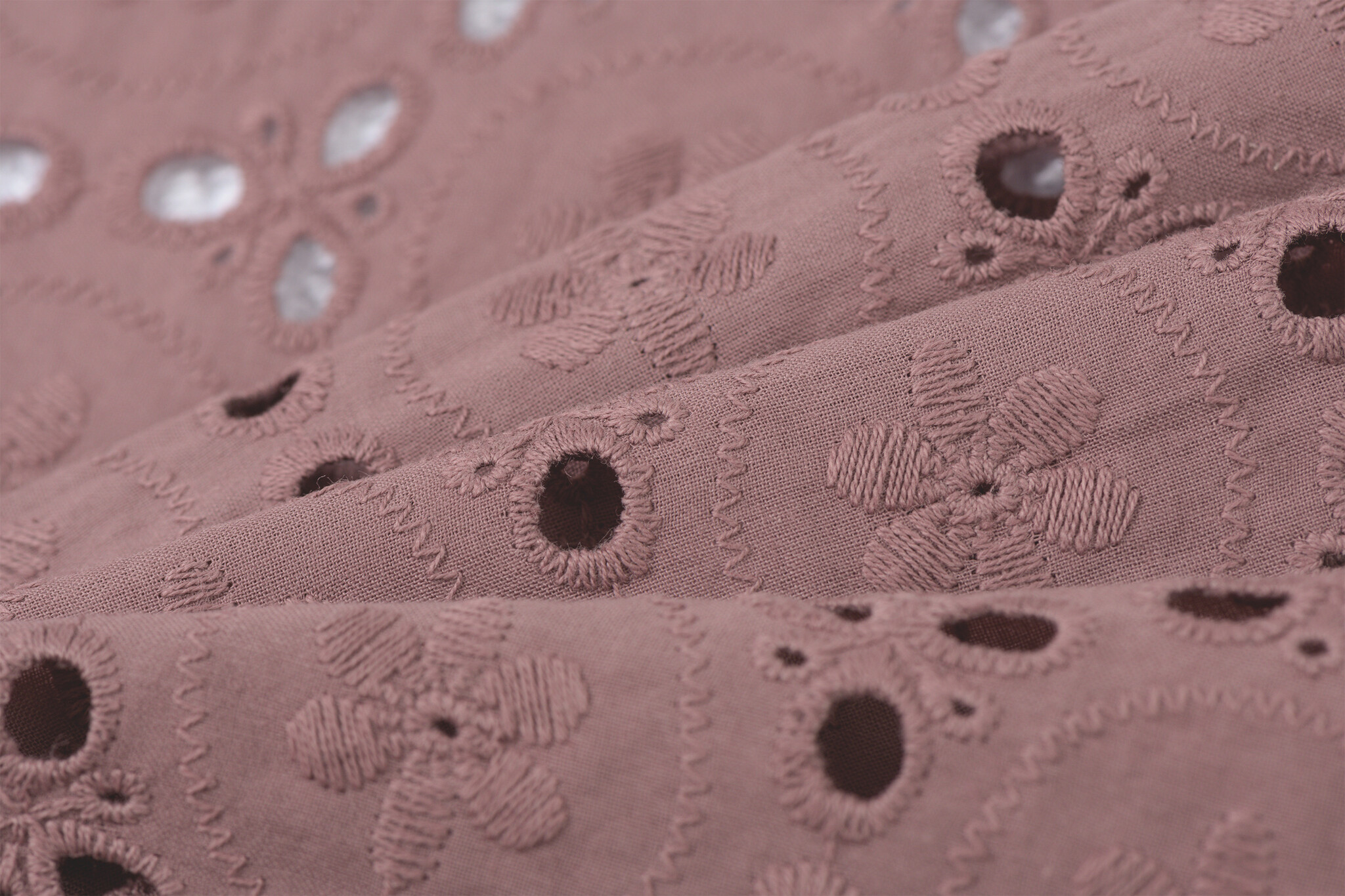 Katoen Voile Stof Geborduurd met Bloemen Oud Roze