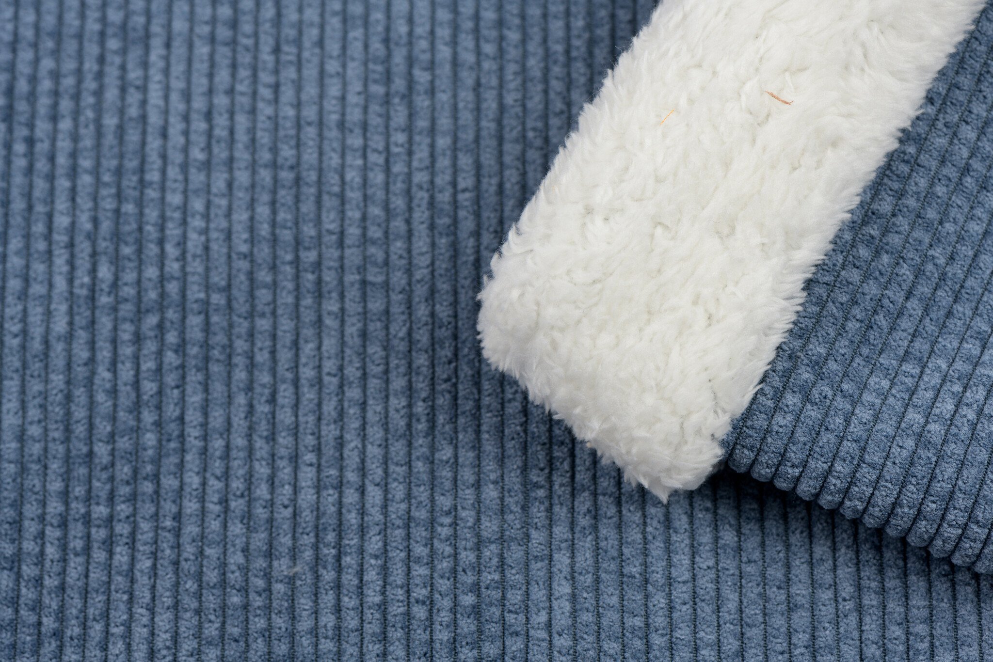 Faux Fur Corduroy Stof Jeans – Warm, Dubbelzijdig & Stijlvol