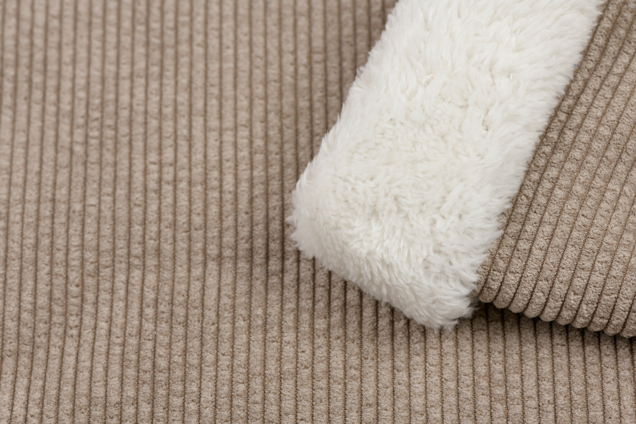 Faux Fur Corduroy Stof Cappuccino – Dubbelzijdig & Stijlvol