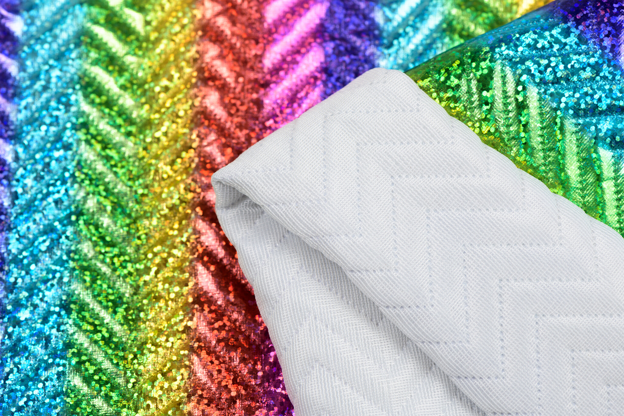 Gestepte Hologram Folie Regenboog Stof