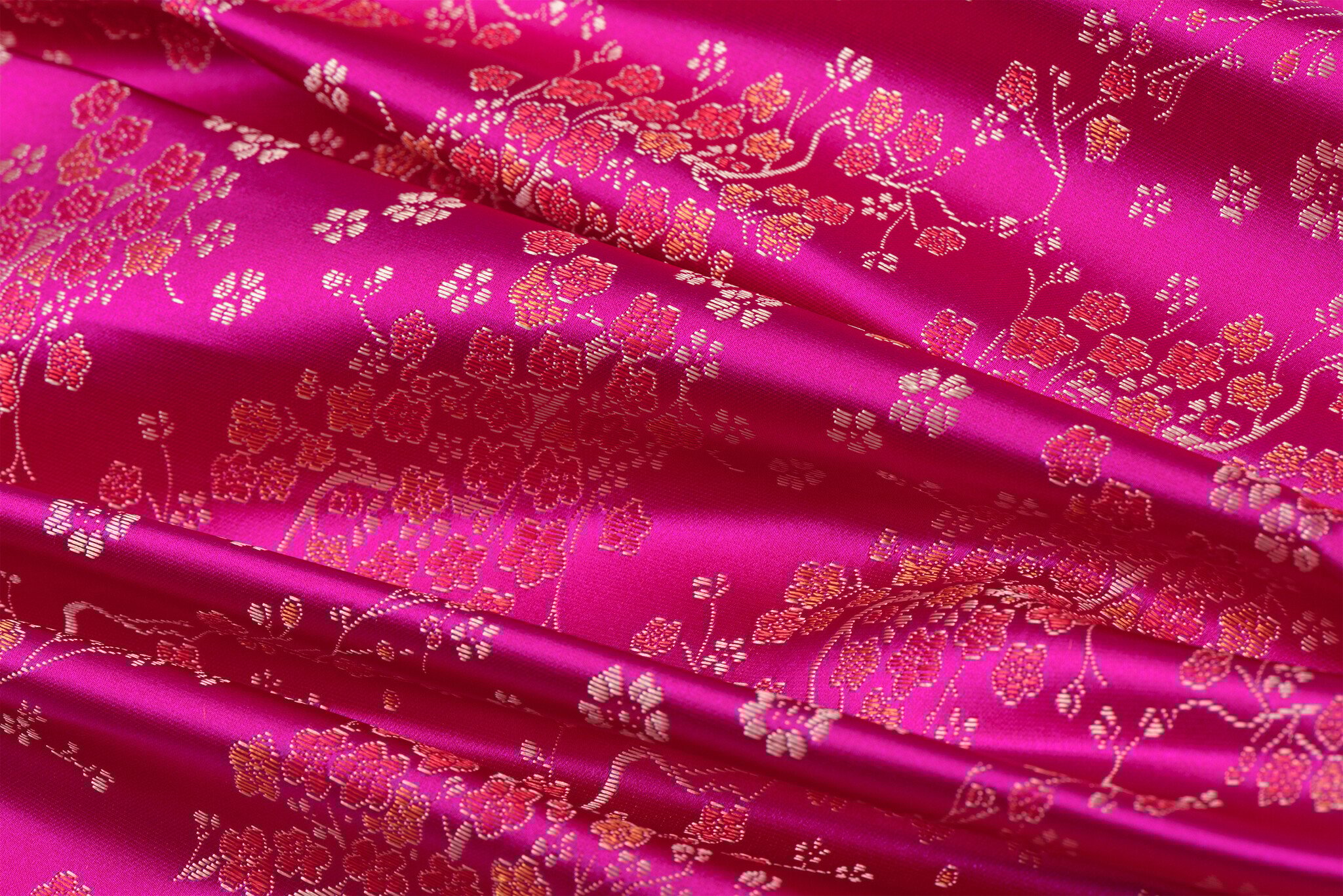 Brokaat Jacquard Stof Daisy Bloemen - Fuchsia