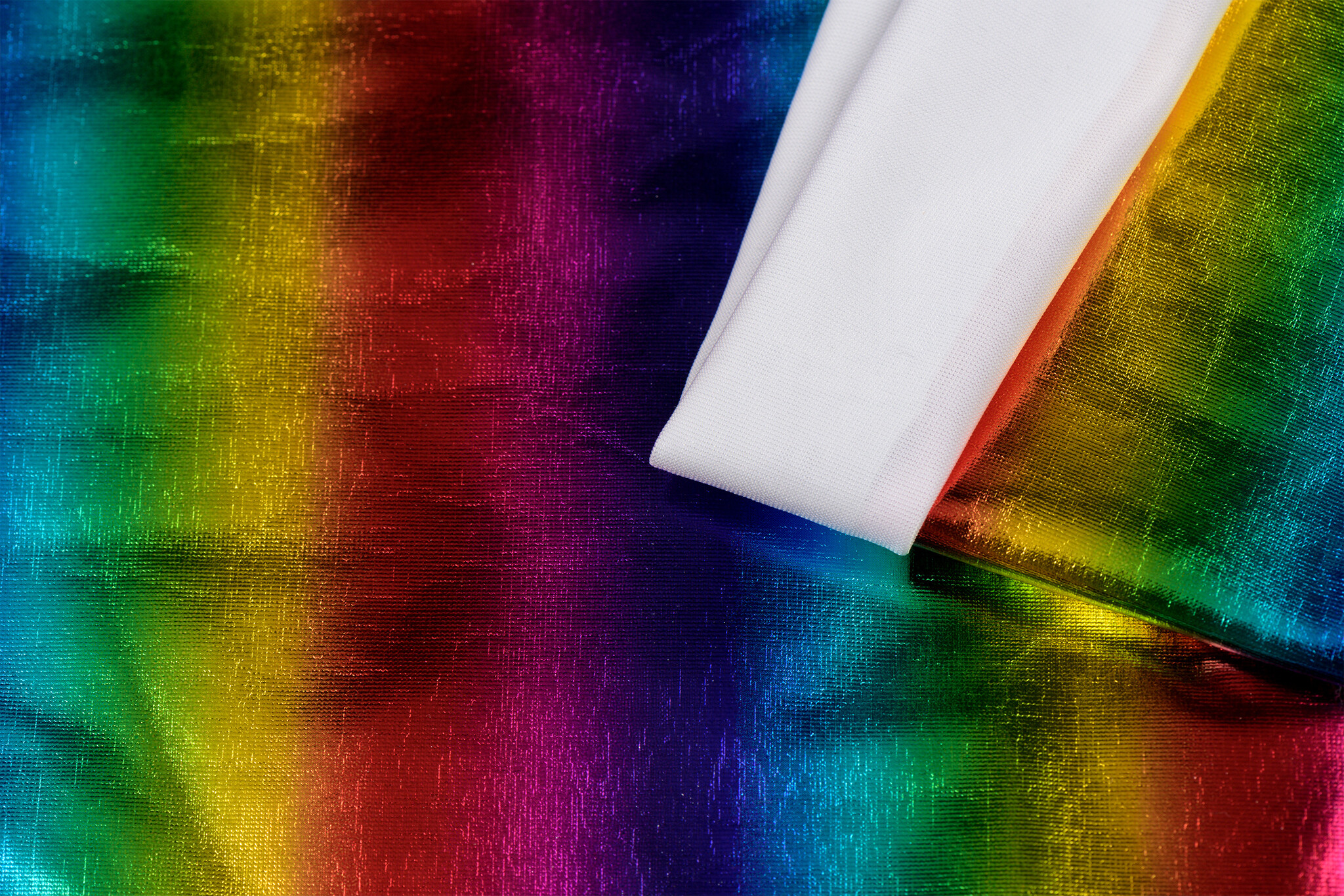 Lamé Stretch Stof Regenboog met Smalle Strepen