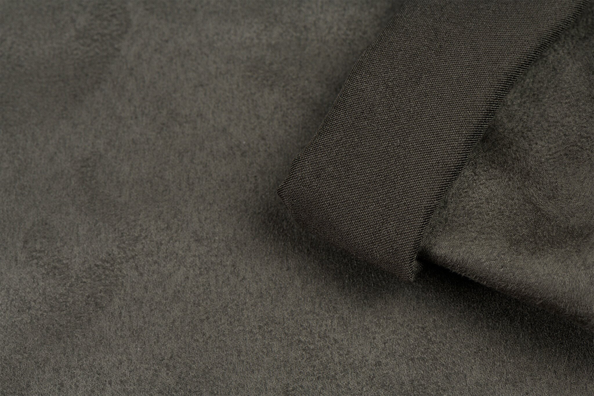 Imitatie Suede Stof Donkergrijs – Voor Kleding & Interieur