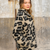 Teddy Stof Panterprint Grijs – Zacht, Warm & Trendy