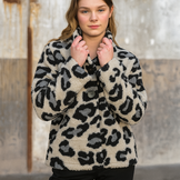 Teddy Stof Panterprint Grijs – Zacht, Warm & Trendy