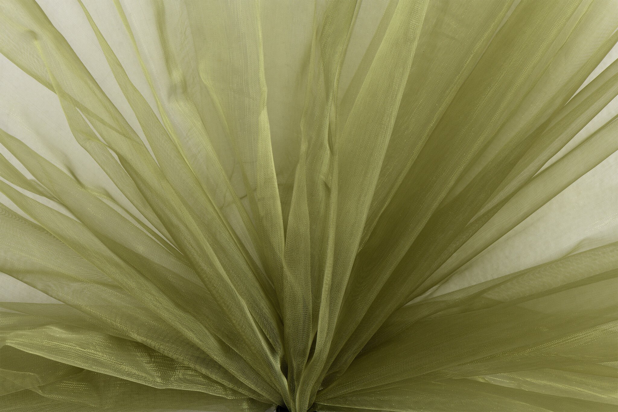 Organza Stof Olijf – Licht, Soepel & Glanzend