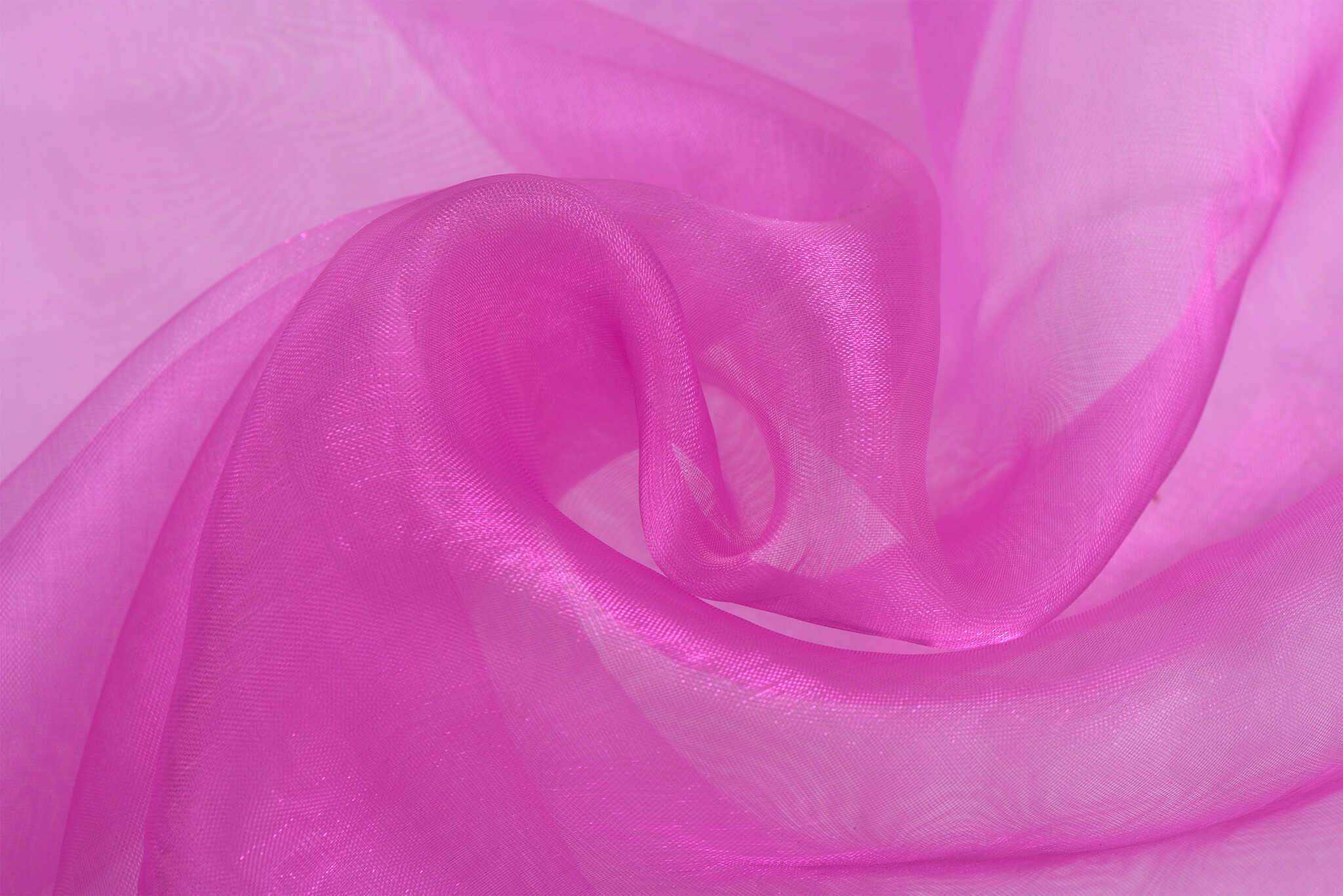 Organza Stof Fuchsia – Licht, Soepel & Glanzend